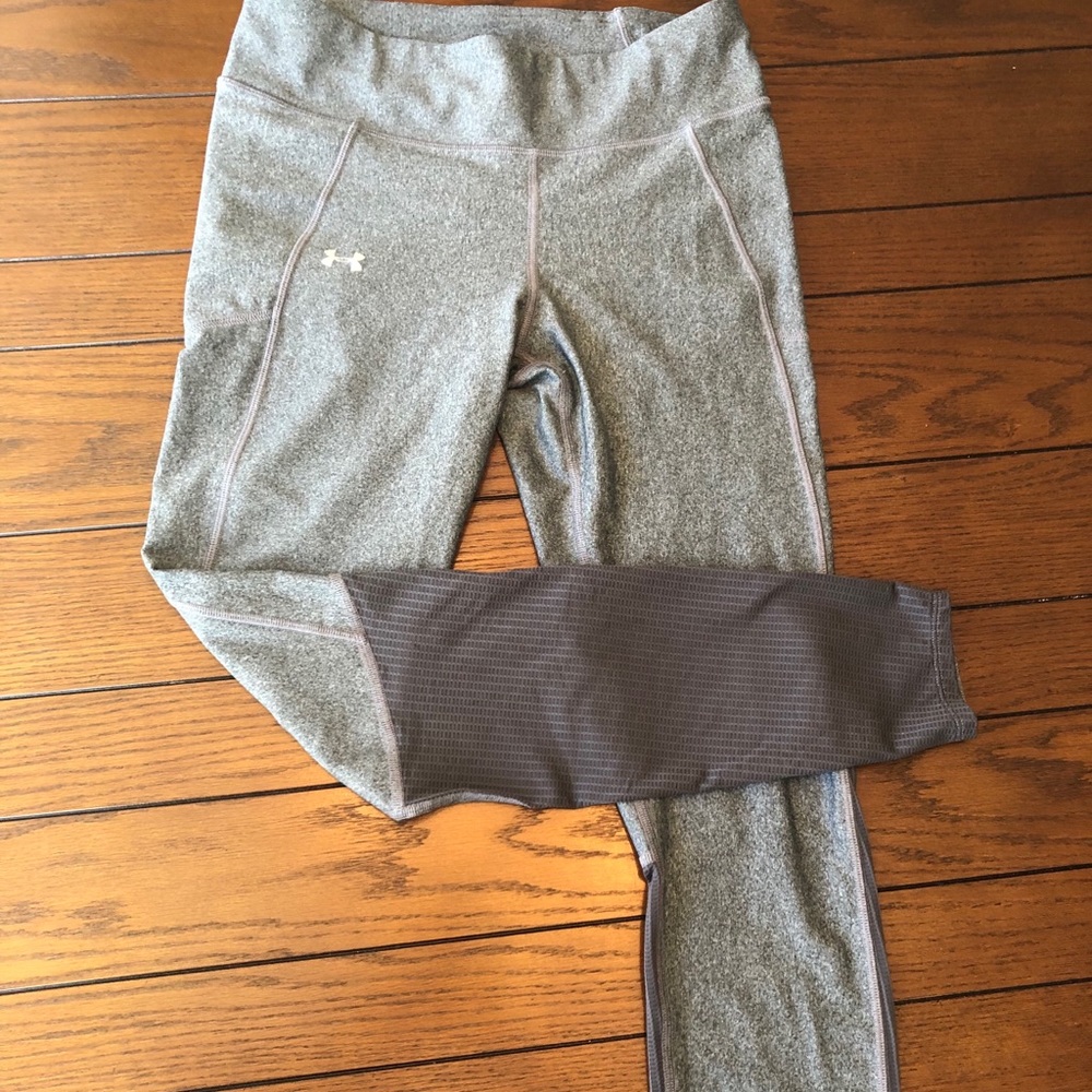 ❌SOLD❌ Grey Under Armour Heat Gear Leggings